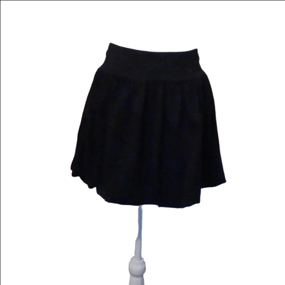 💙🐾Black skirt with valance hem🎉 - Picture 3 of 11